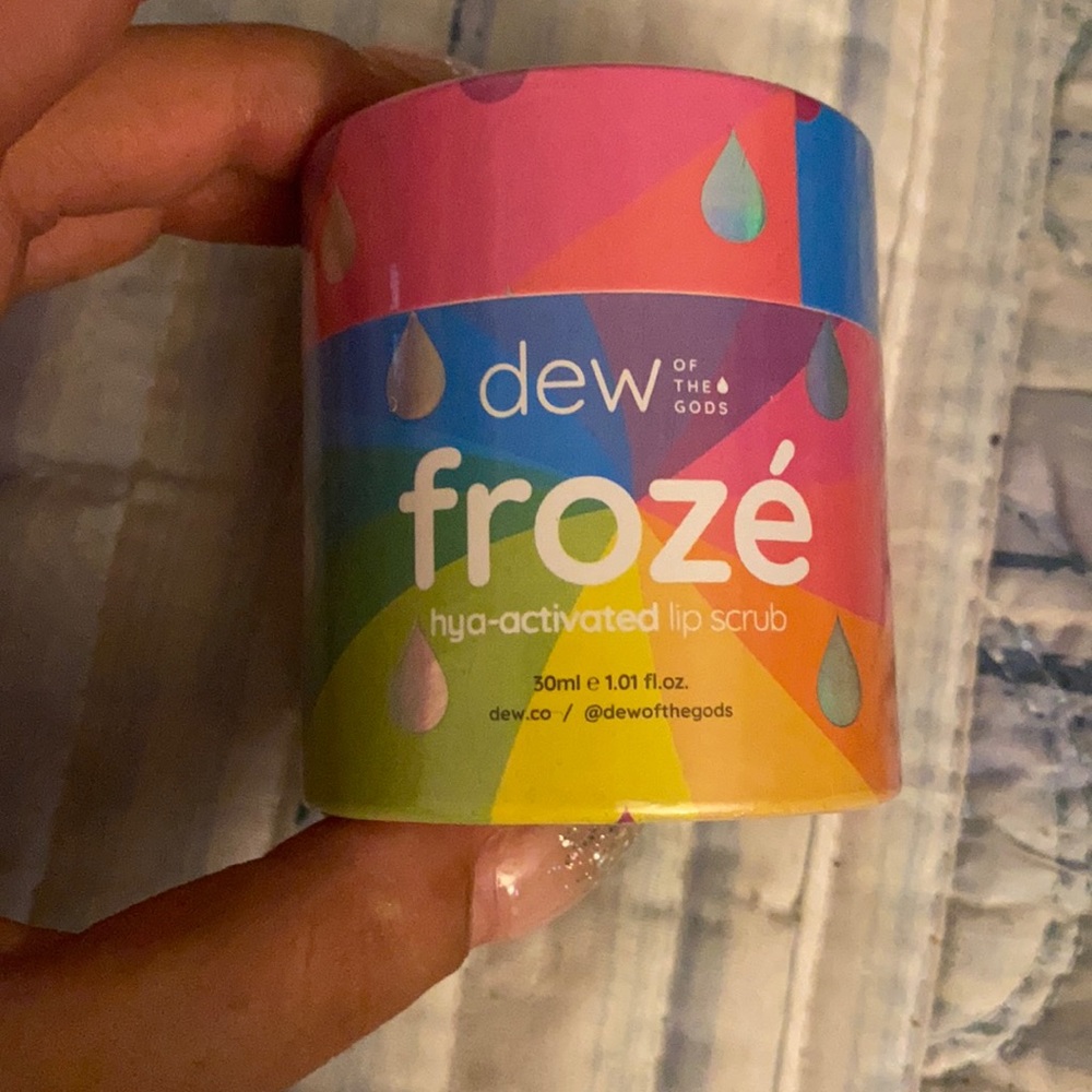 Dew froze lip scrub